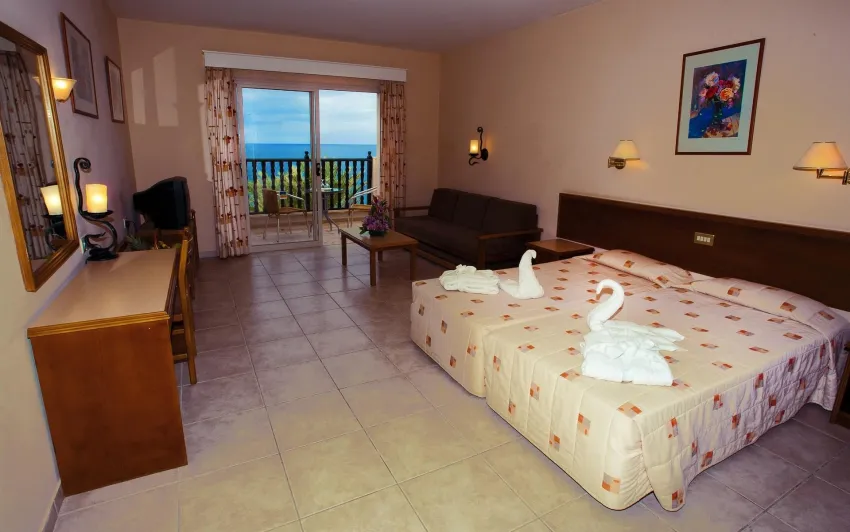 Atlantica Akteon 4*-8