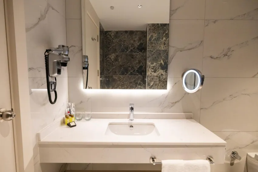 Granada Luxury Red (Adults Only 16+) 5*-11