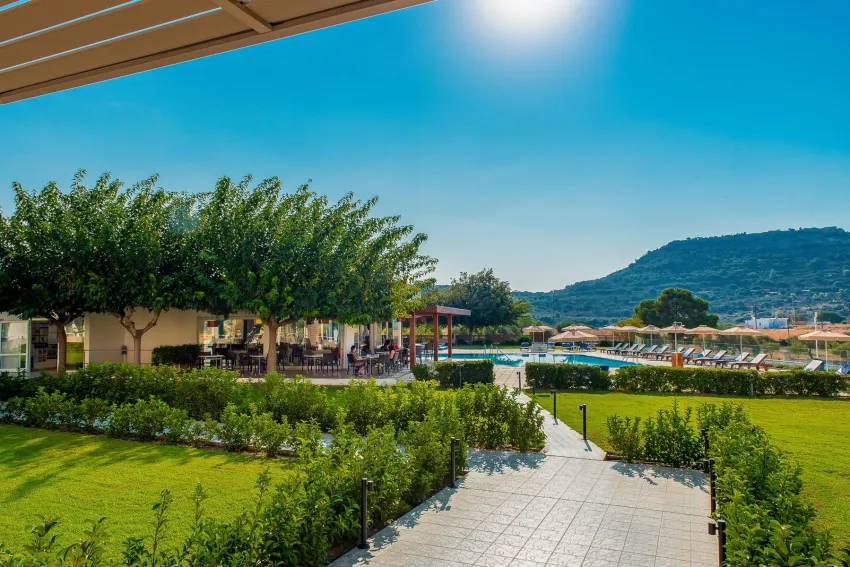 Zoes Hotel 3*-20