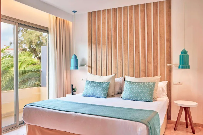 Zafiro Palmanova -25