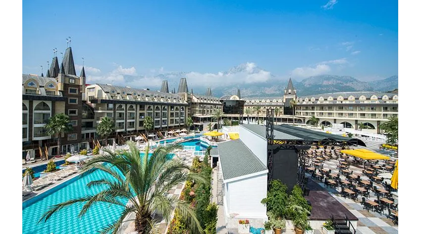 CRYSTAL PRESTIGE ELITE HOTEL  5*-17