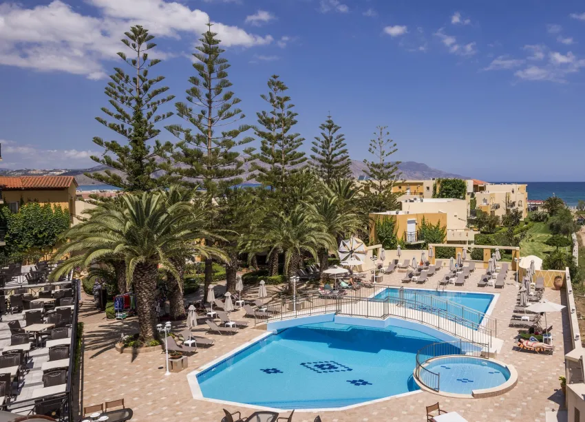 Vantaris Palace 4*-9