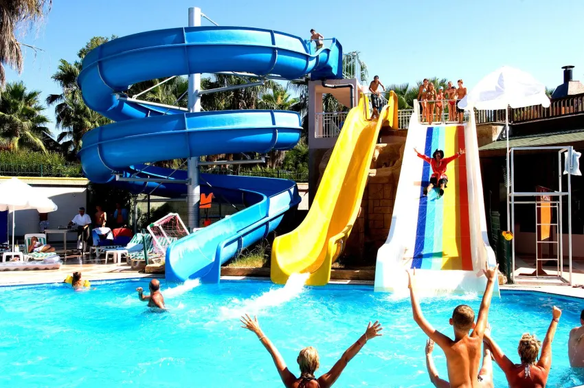 Holiday Garden Resort 5*-5