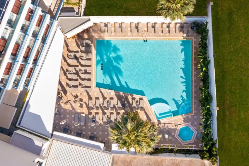 Best Western Plus Plaza 4*-17