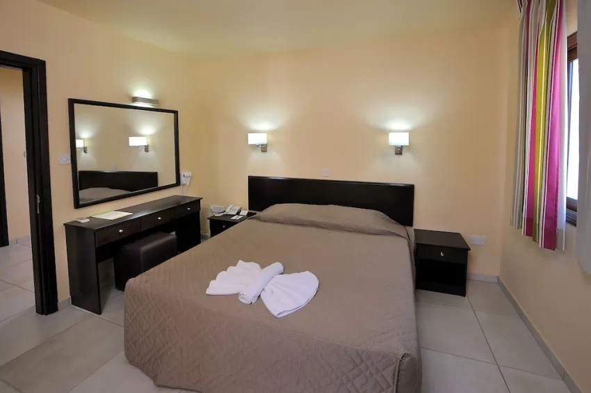 Nelia Gardens 4*-17