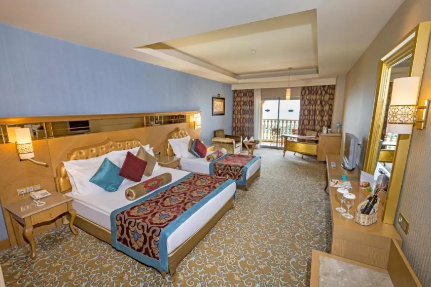 ROYAL HOLIDAY PALACE  5*-47