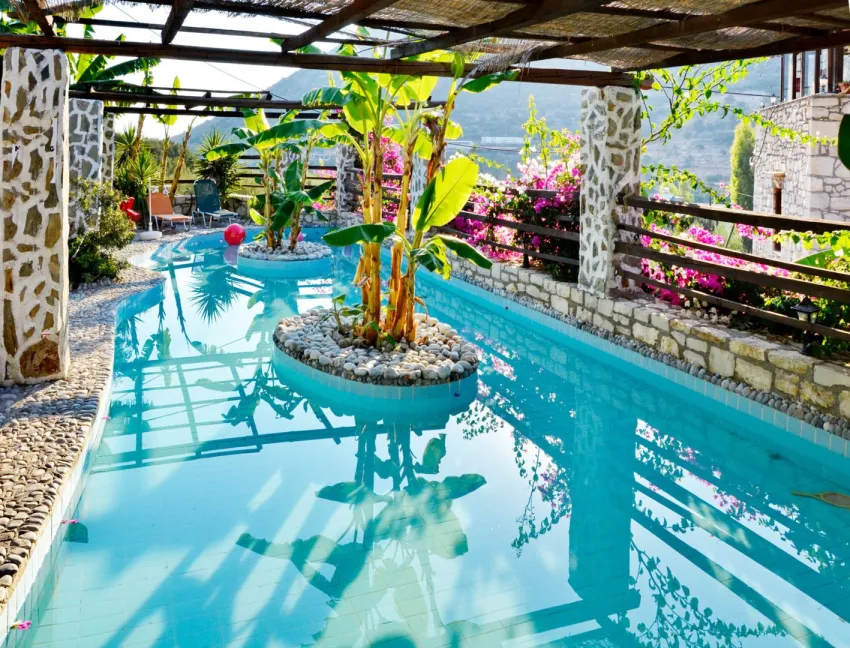 Stone Village Petrino Horio 4*-5