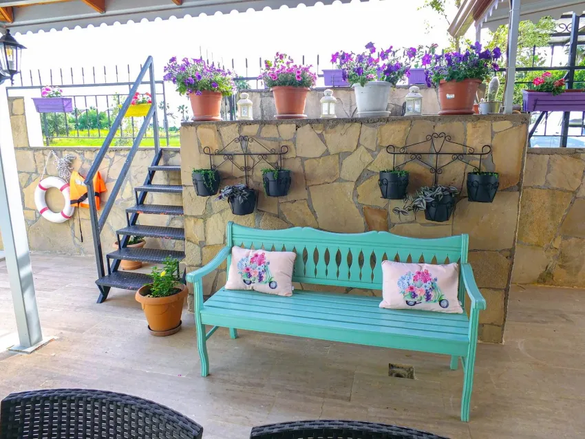 Victoria Princess  Apart 2*-11