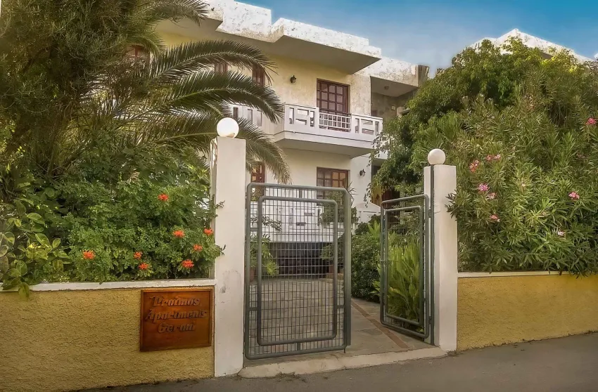 Proimos Apartments 3*-8