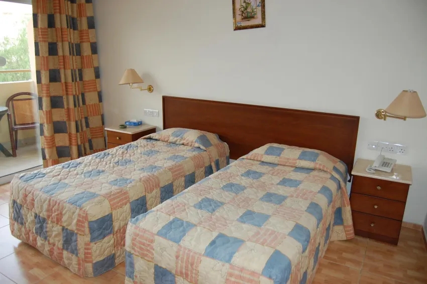 Moniatis Hotel  3*-3