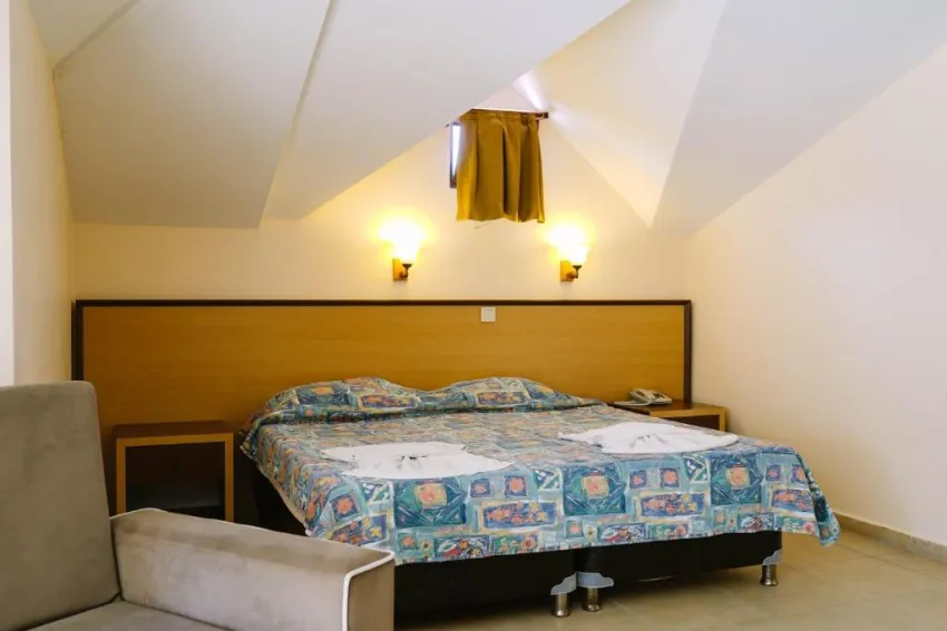 FELICE HOTEL (EX. KEMPER FELICE HOTEL)  3*-11