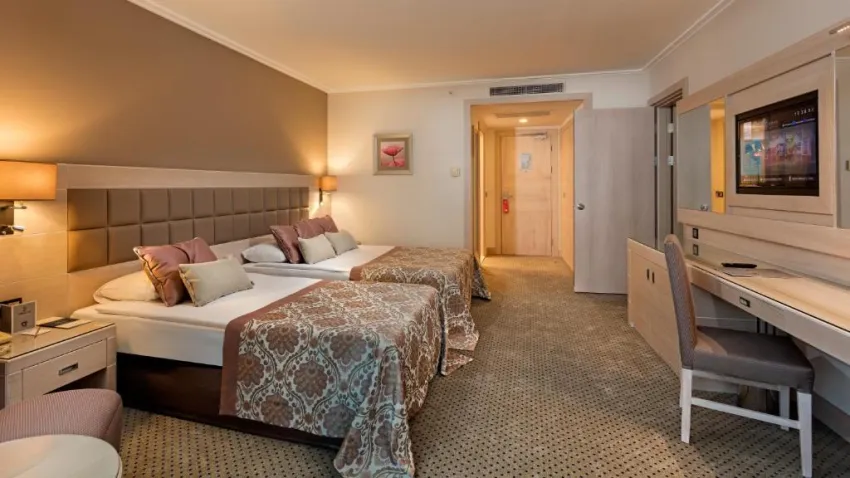 MIRACLE RESORT  5*-7