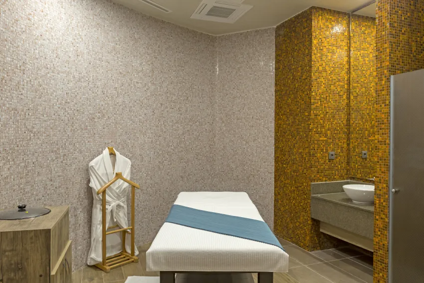 Royal Seginus 5*-129