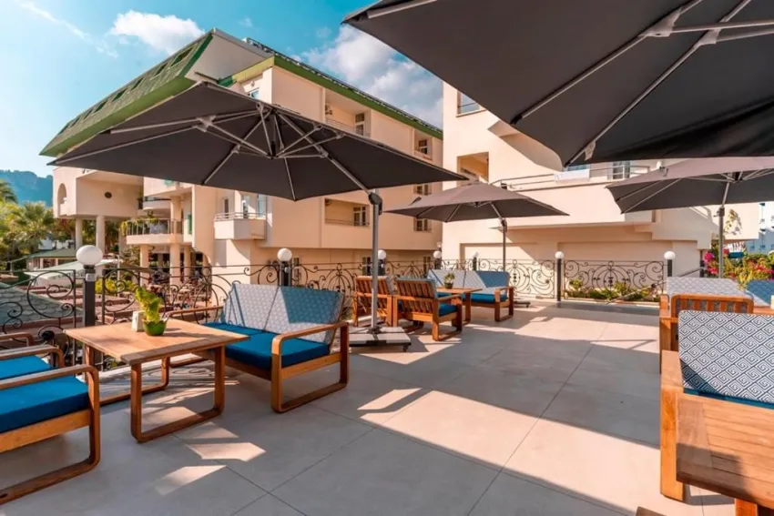 LANCORA BEACH HOTEL  4*-14