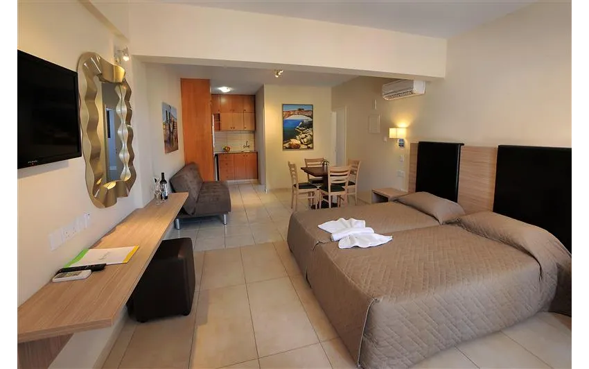 Nelia Gardens 3*-12