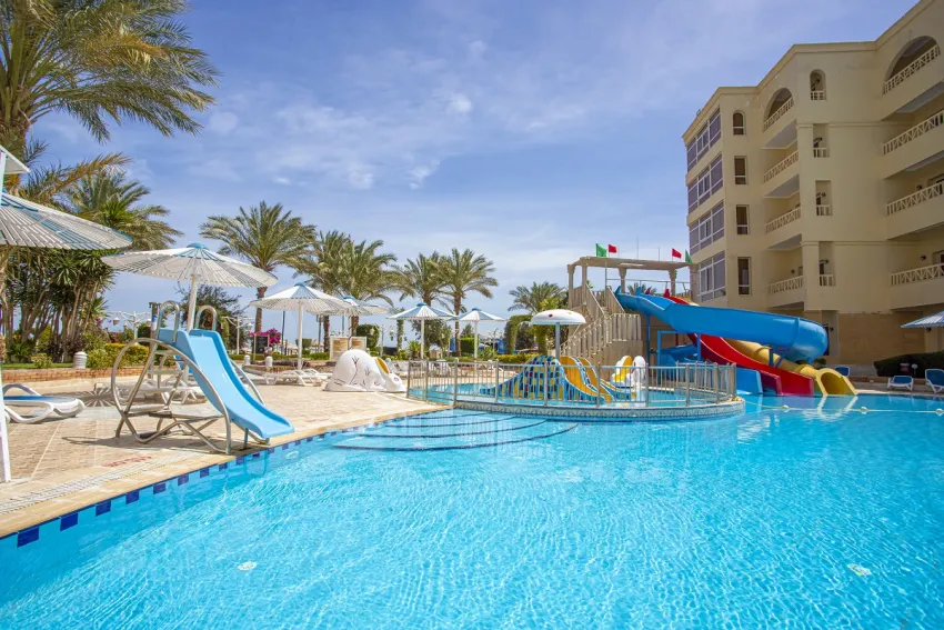 AMC ROYAL HOTEL & SPA  5*-22