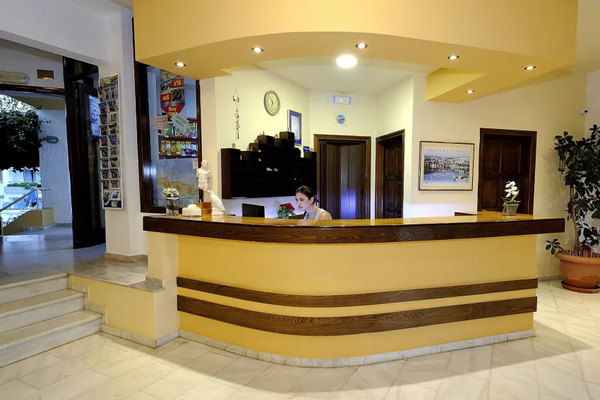 Apollon Hotel Apartments 3*-5