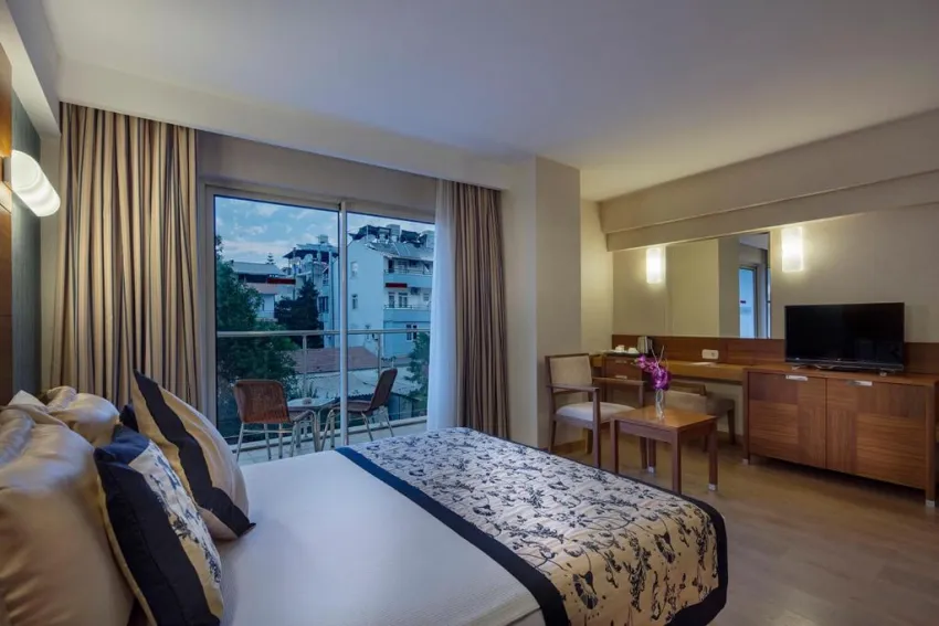 TRENDY SIDE BEACH (ADULTS ONLY 16+)  4*-21