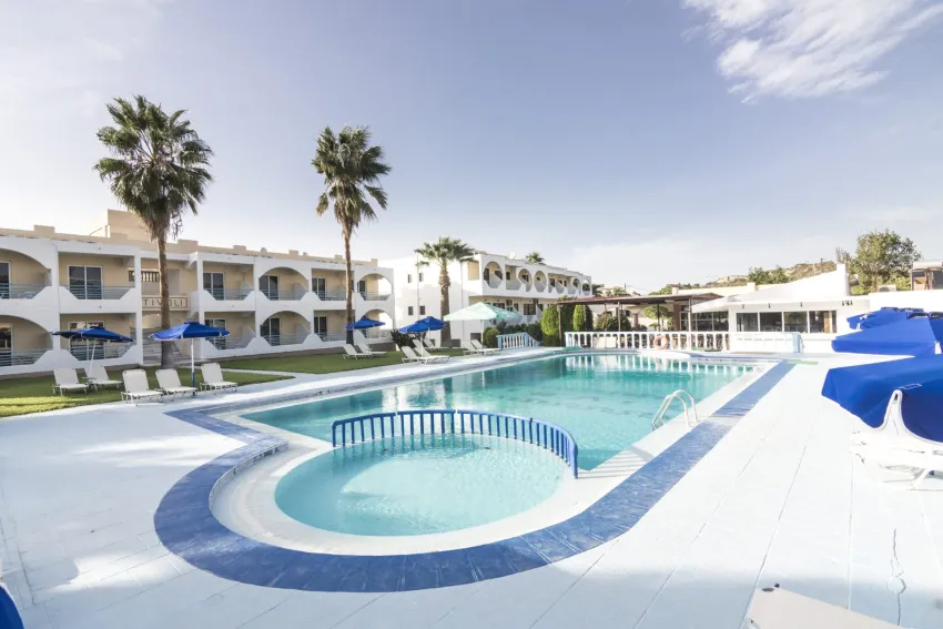 Tivoli Hotel and Apartments 3*-23