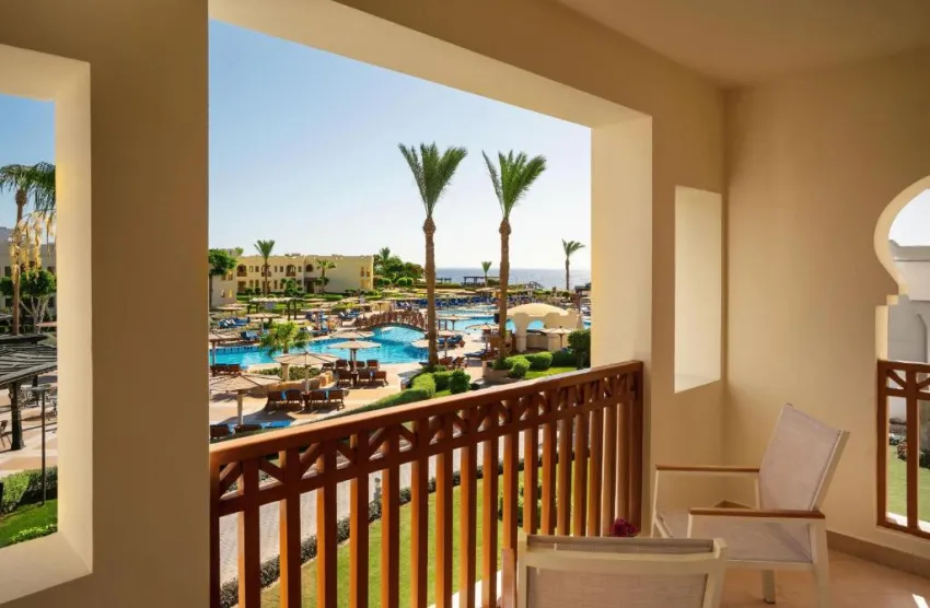 CHARMILLION CLUB RESORT  5*-46