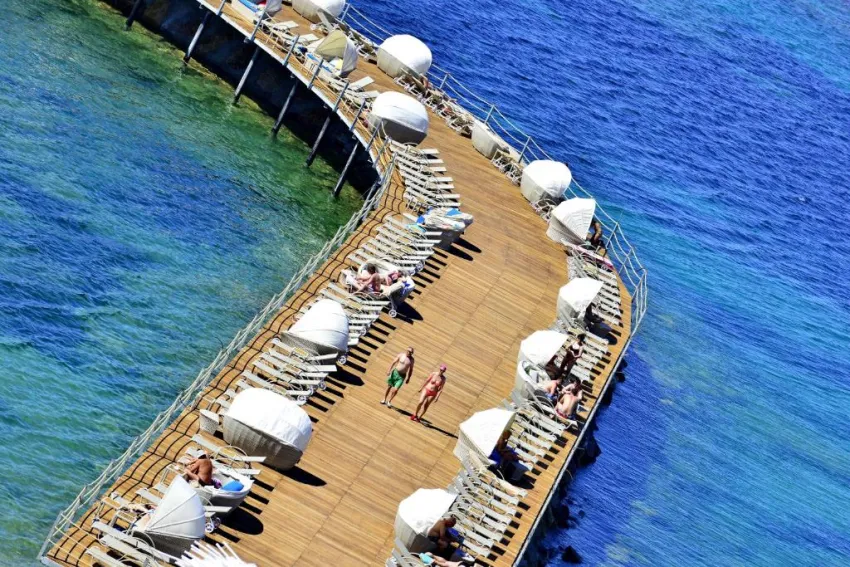 AZURA DELUXE RESORT & SPA HOTEL  5*-7