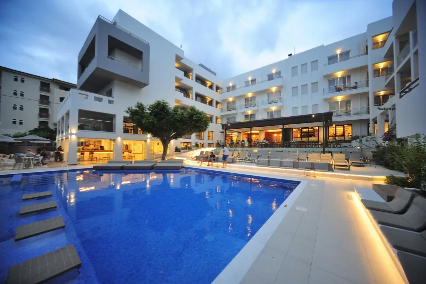 Atrium Ambiance Hotel 4*-77