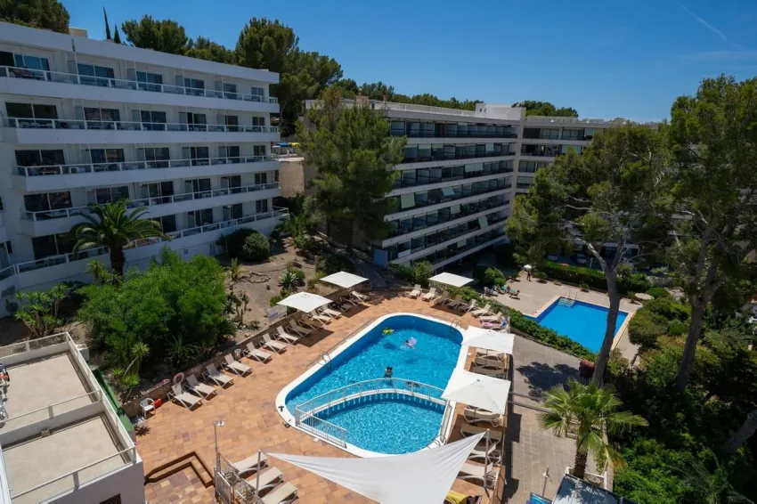 Pierre V. Mallorca Portofino 3*-24