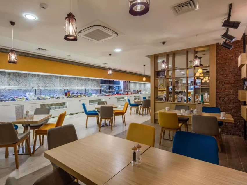 HOLIDAY INN ANTALYA LARA  4*-22