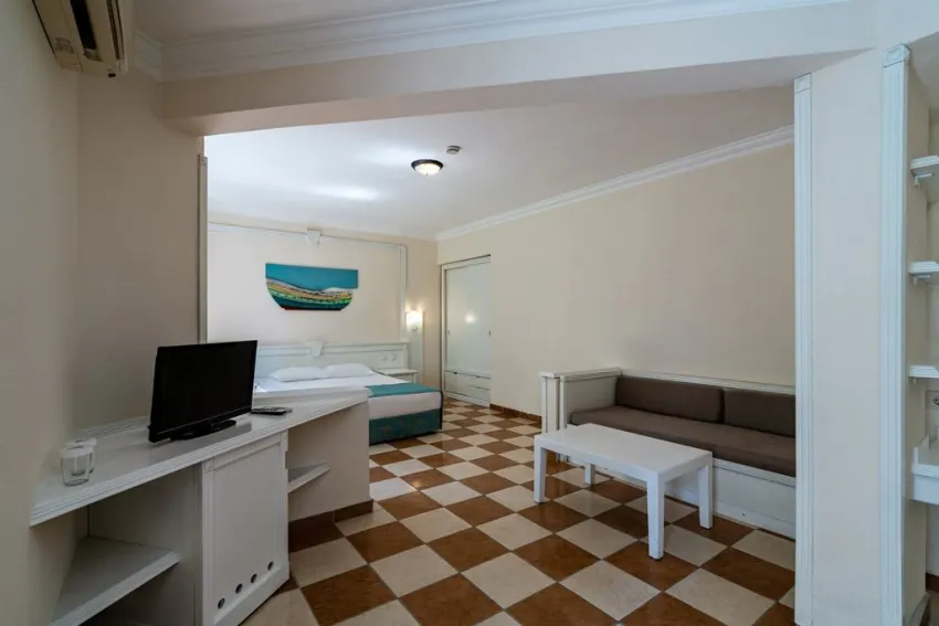 THE GARDEN BEACH HOTEL  5*-14
