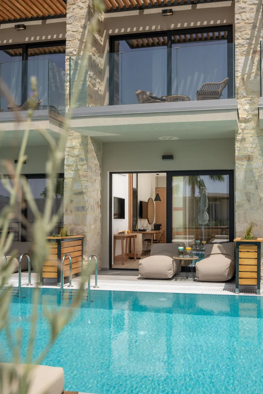 GEORGIOUPOLIS SUITES 5*-68