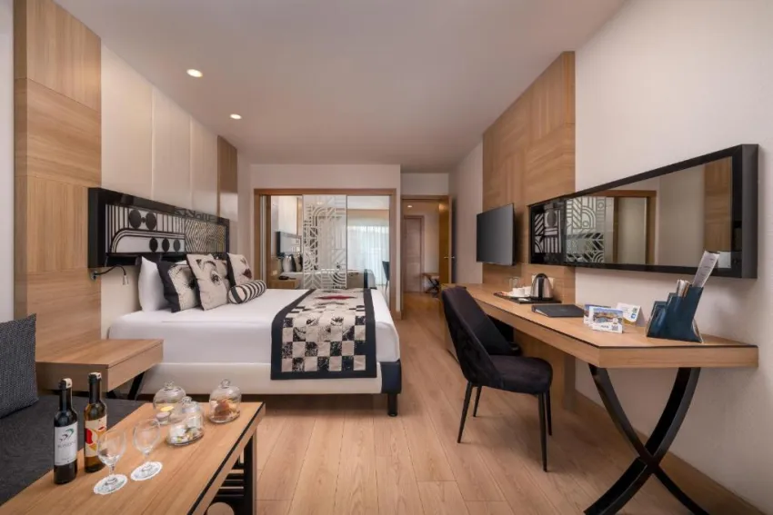 DELPHIN IMPERIAL HOTEL  5*-60