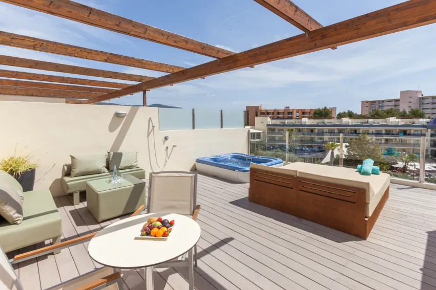 Zafiro Palmanova -168