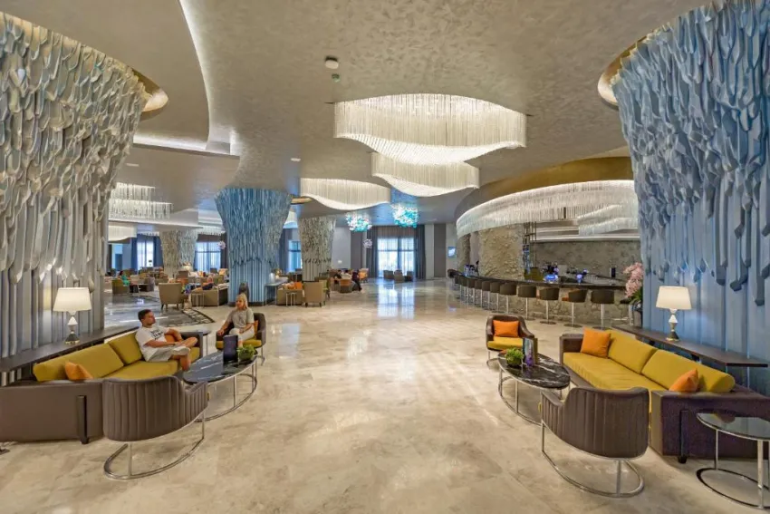 ROYAL SEGINUS  5*-19