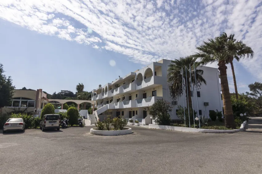 Tivoli Hotel and Apartments 3*-13