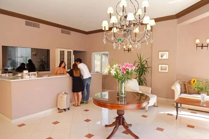 Lambrinos Suites 2*-4