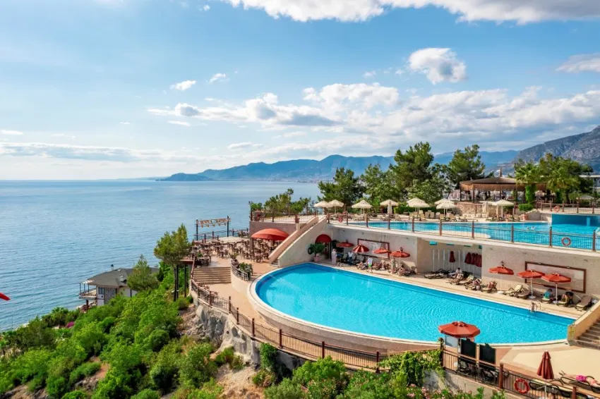 UTOPIA WORLD HOTEL  5*-48