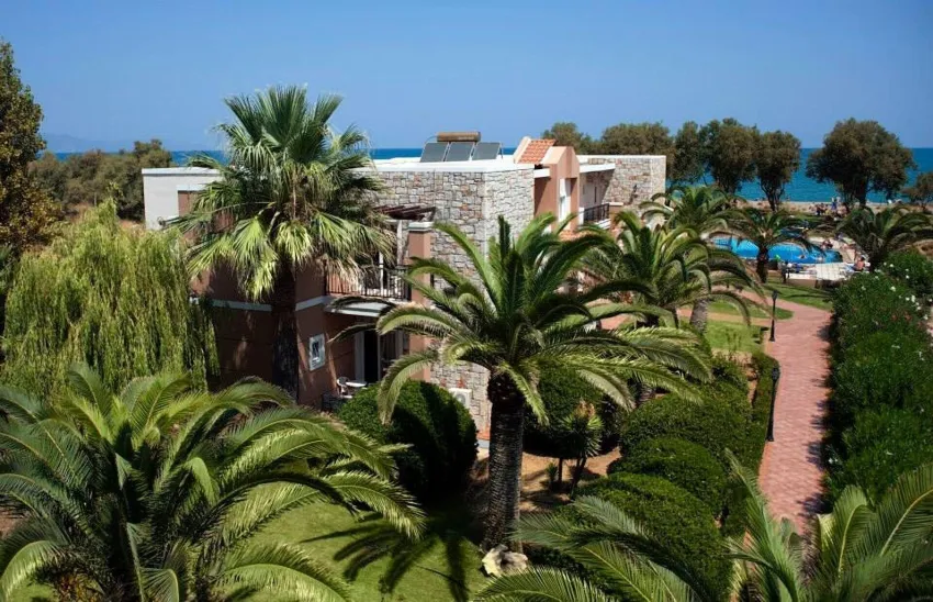 Lito Beach Hotel 3*-6