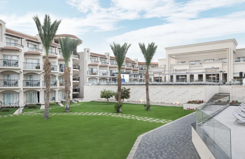 The V Luxury Resort 5*-30