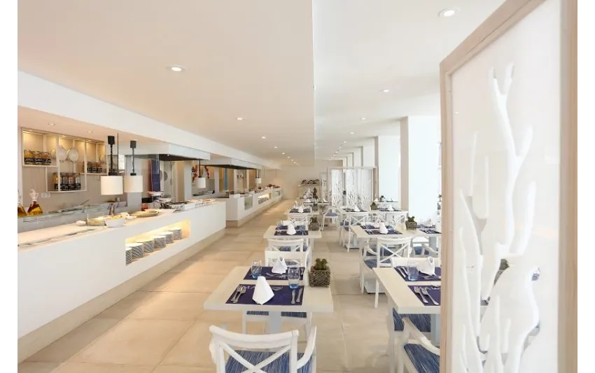 Iberostar Waves Bahía de Palma 4*-10