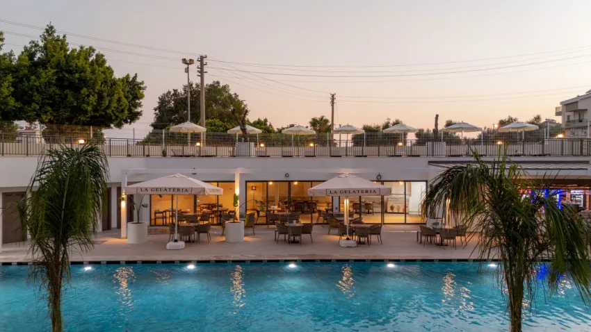 Prive Side Suite & Spa 3*-6