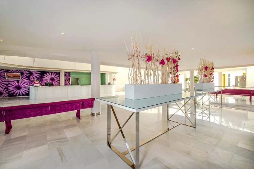 Iberostar Waves Club Cala Barca 4*-7