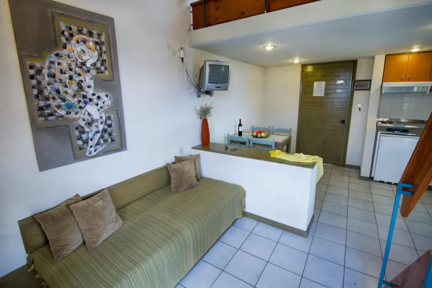 Lycasti Maisonettes 2*-18