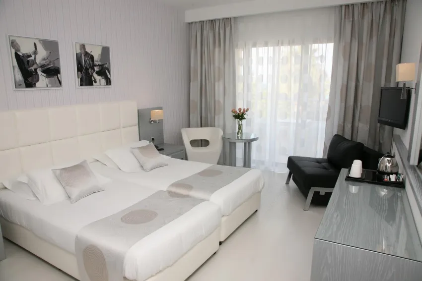 St. George Beach Hotel and Spa Resort - Adults Only 4*-12