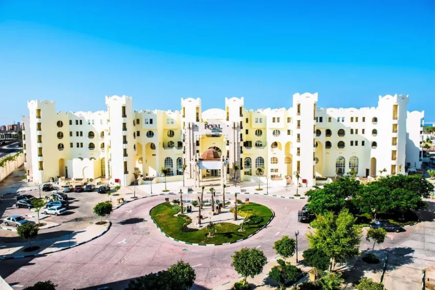 ROYAL LAGOONS RESORT & AQUA PARK  5*-6