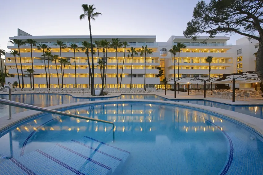 Iberostar Waves Cristina 4*-4