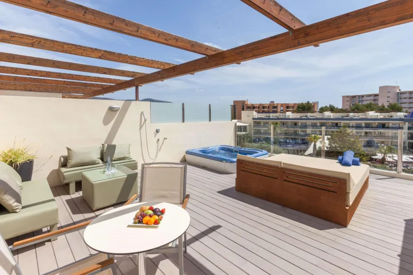 Zafiro Palmanova -14