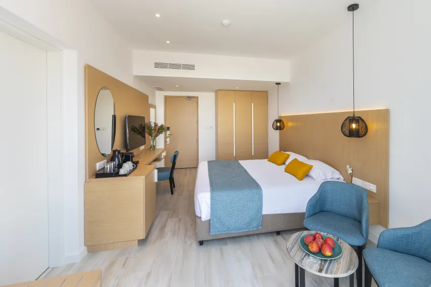 Leonardo Crystal Cove Hotel and Spa by the Sea 4*-24