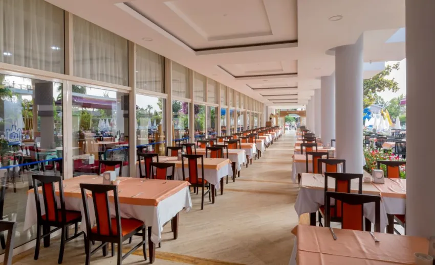 HOLIDAY PARK RESORT HOTEL  5*-25