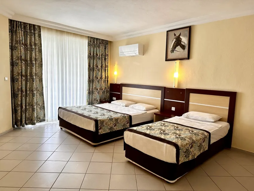 Blue Wave Suit Hotel 4*-13