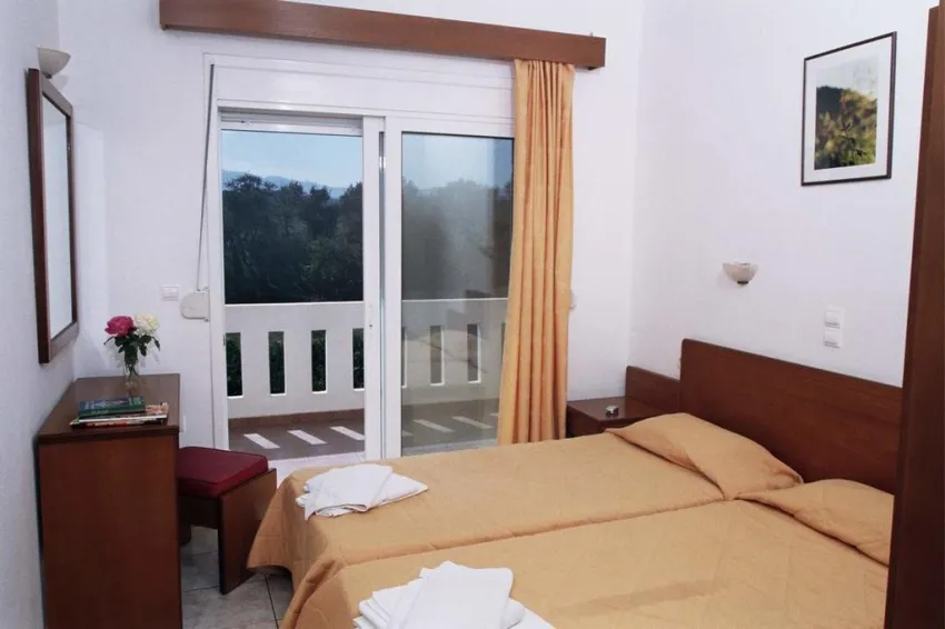 CHRISSELEN APARTMENTS 3*-6